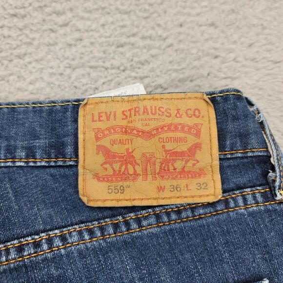 Levis Jeans Mens 37x30* Blue Denim 559 Relaxed Straight Baggy Distressed Casual - Picture 5 of 15